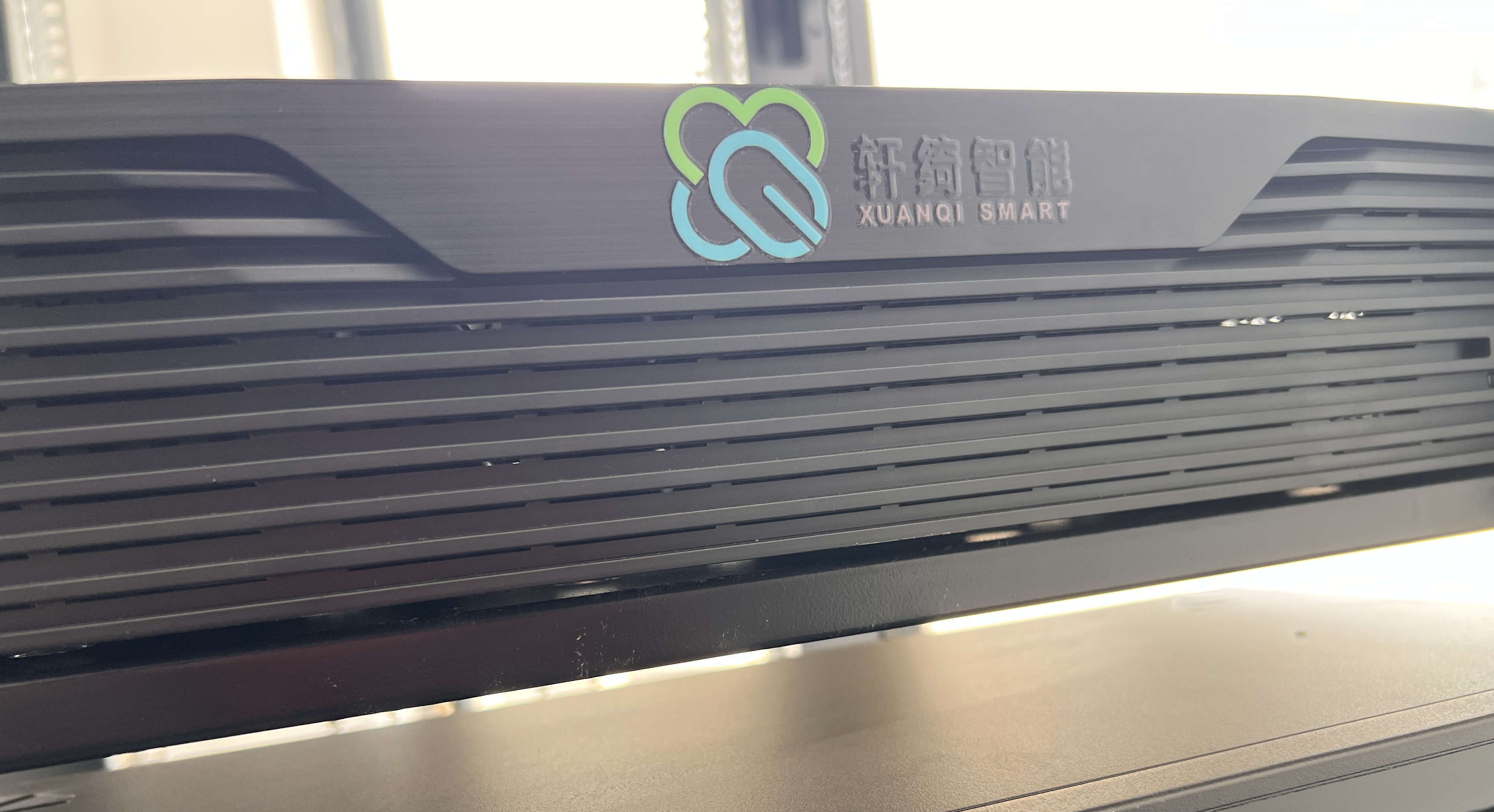 轩绮智能AI边缘服务器 - 本地实时数据处理